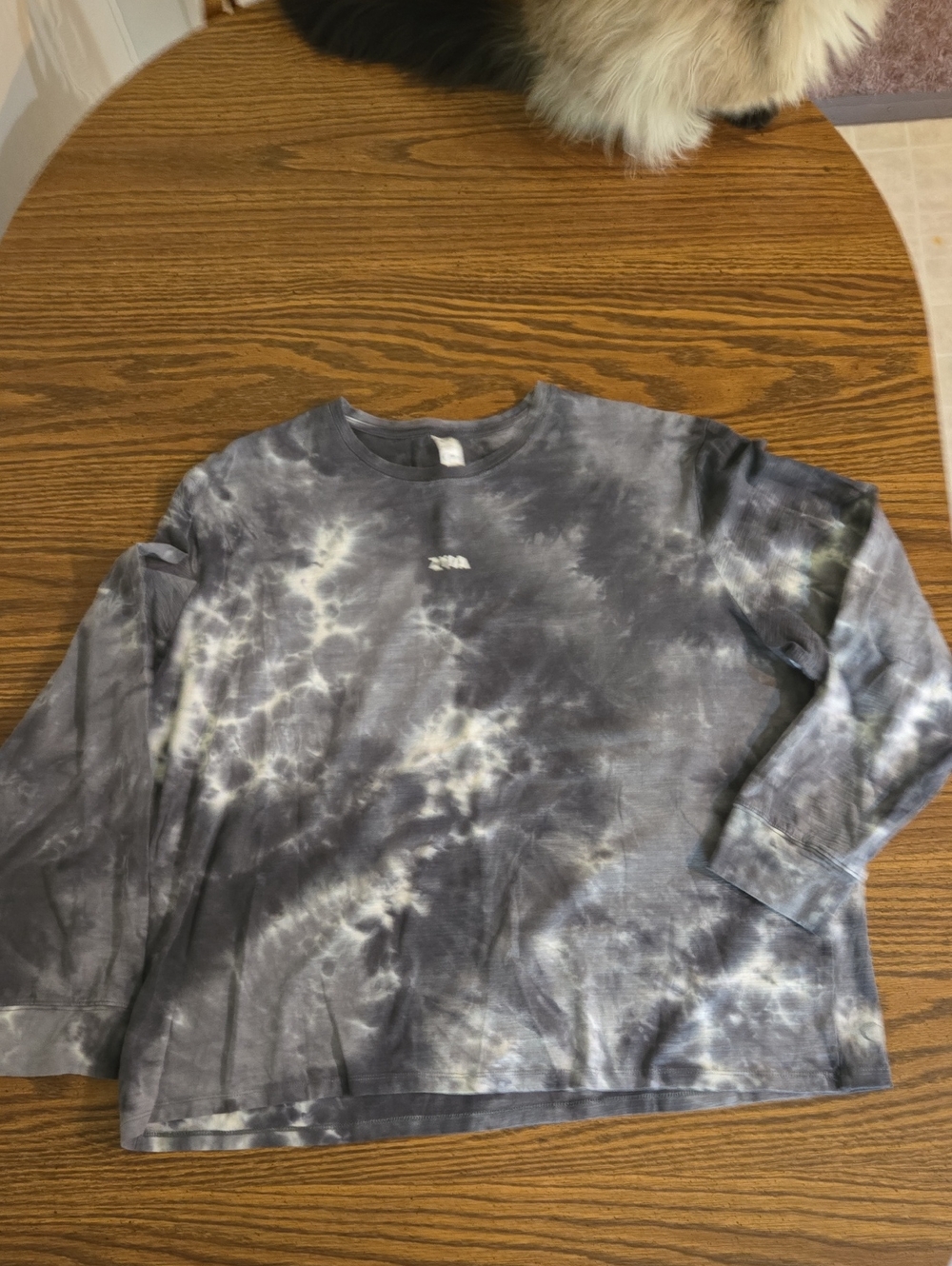 Woman's Zyia Tie-Dye Long Sleeve Tee - Gray